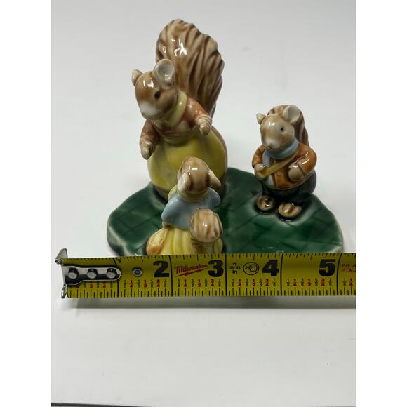 Vintage Porcelain Squirrel Family Figurine – Storybook Style Woodland Scene - Picture 8 of 9